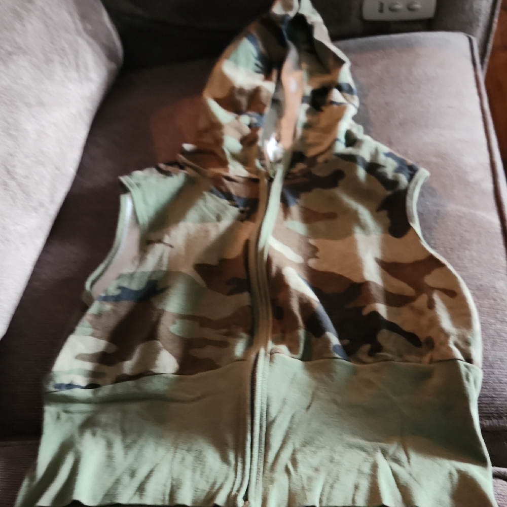 Camouflage Juniors Sleeveless Hoodie